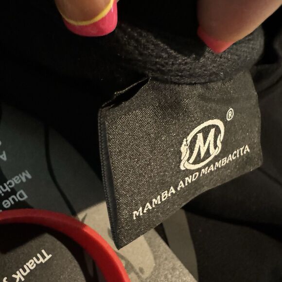 Kobe Mamba Mambacita Blackout Matte Logo Crewneck Sweatshirt Size Medium & XXL - Picture 4 of 5